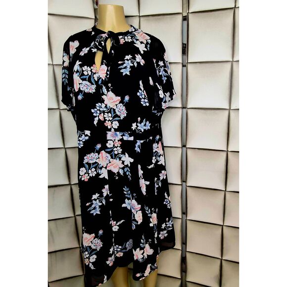 Torrid Floral dress - Picture 6 of 7